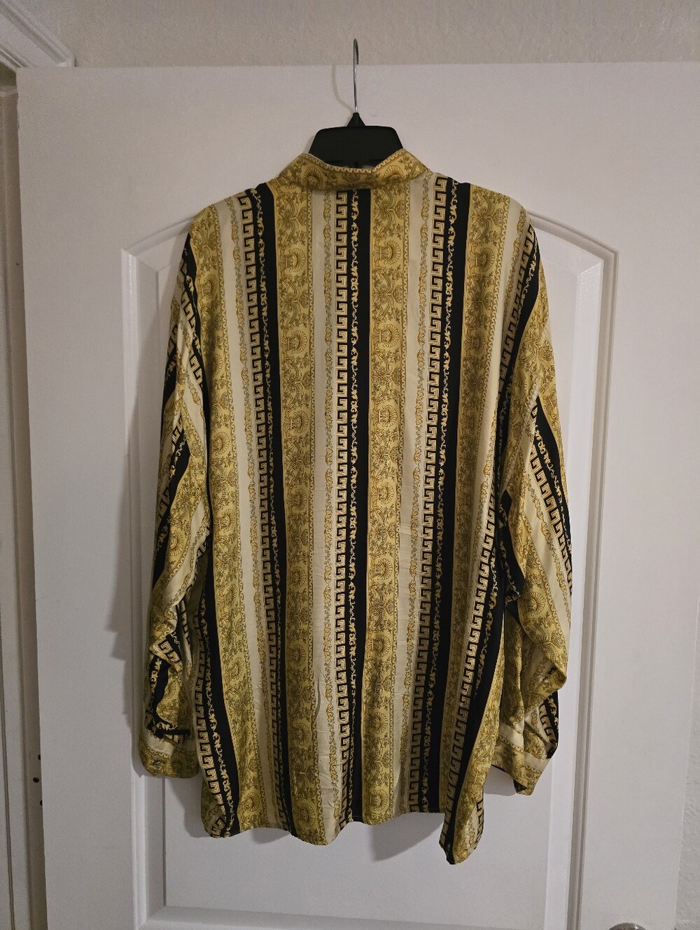 Authentic VERSACE CLASSIC V2 silk shirt - Picture 2 of 8